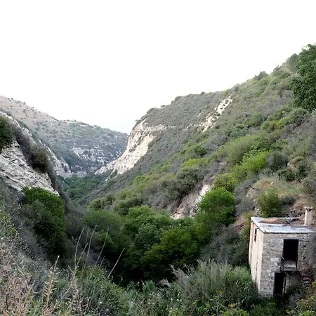 招待所 Amarakos λειτουργεί υπό νέα διεύθυνση