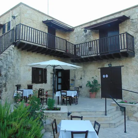 Amarakos λειτουργεί υπό νέα διεύθυνση 3* Kato Akourdalia